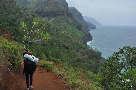 Início de caminhada rumo ao Kalalao, na Na'Pali Coast, em Kauai, no Havaí
